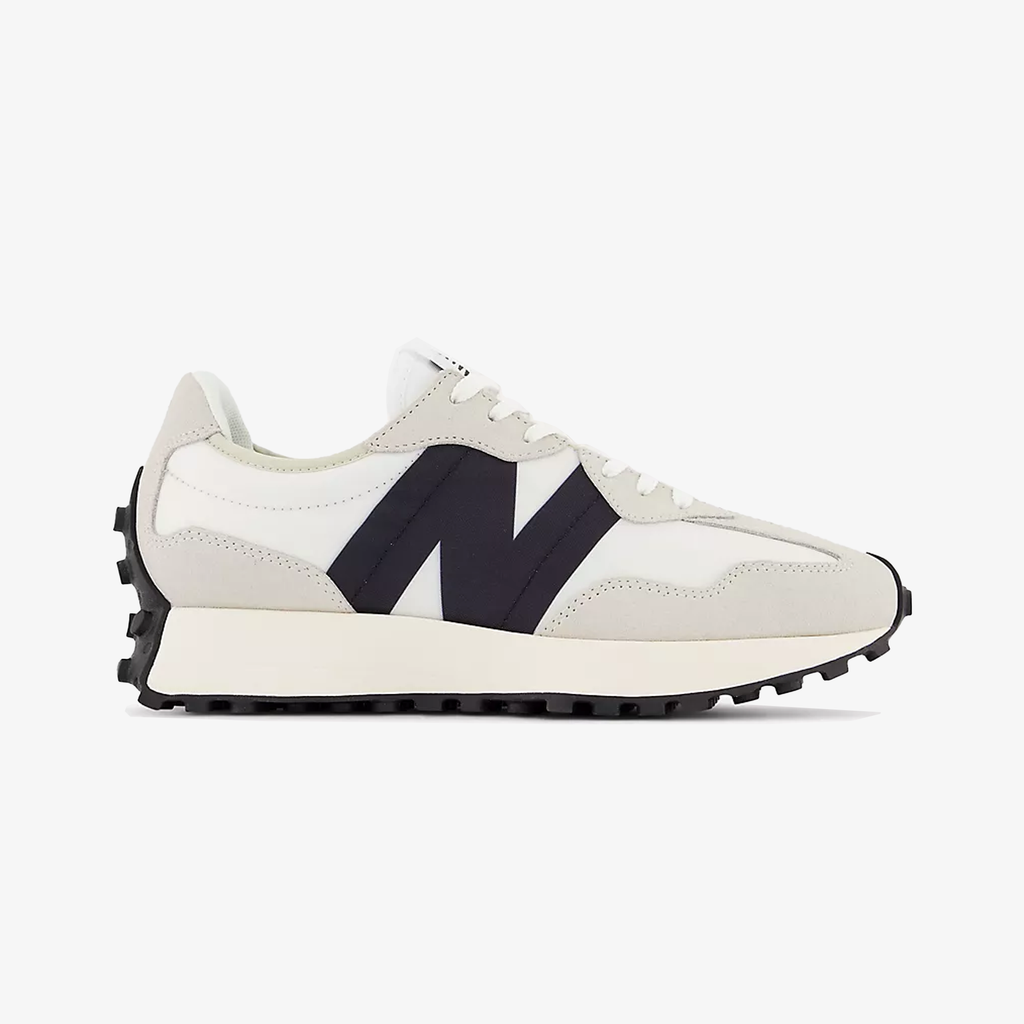 New Balance | 327 { SEA SALT/WHITE/BLACK