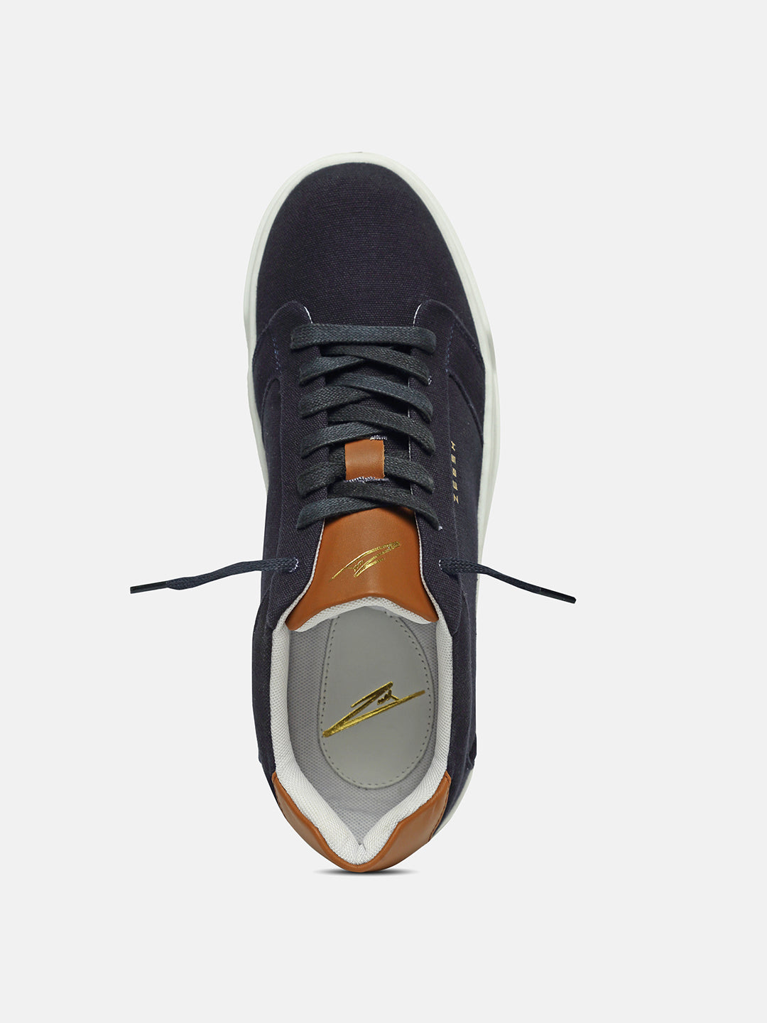 ZEESH Denim Hide Blue sneakers: bold navy denim, refined leather accents & everyday comfort. ZEESH redefines urban casual with timeless elegance.