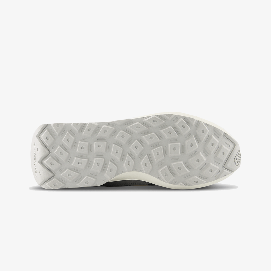 New Balance | 370 { GREY/WHITE