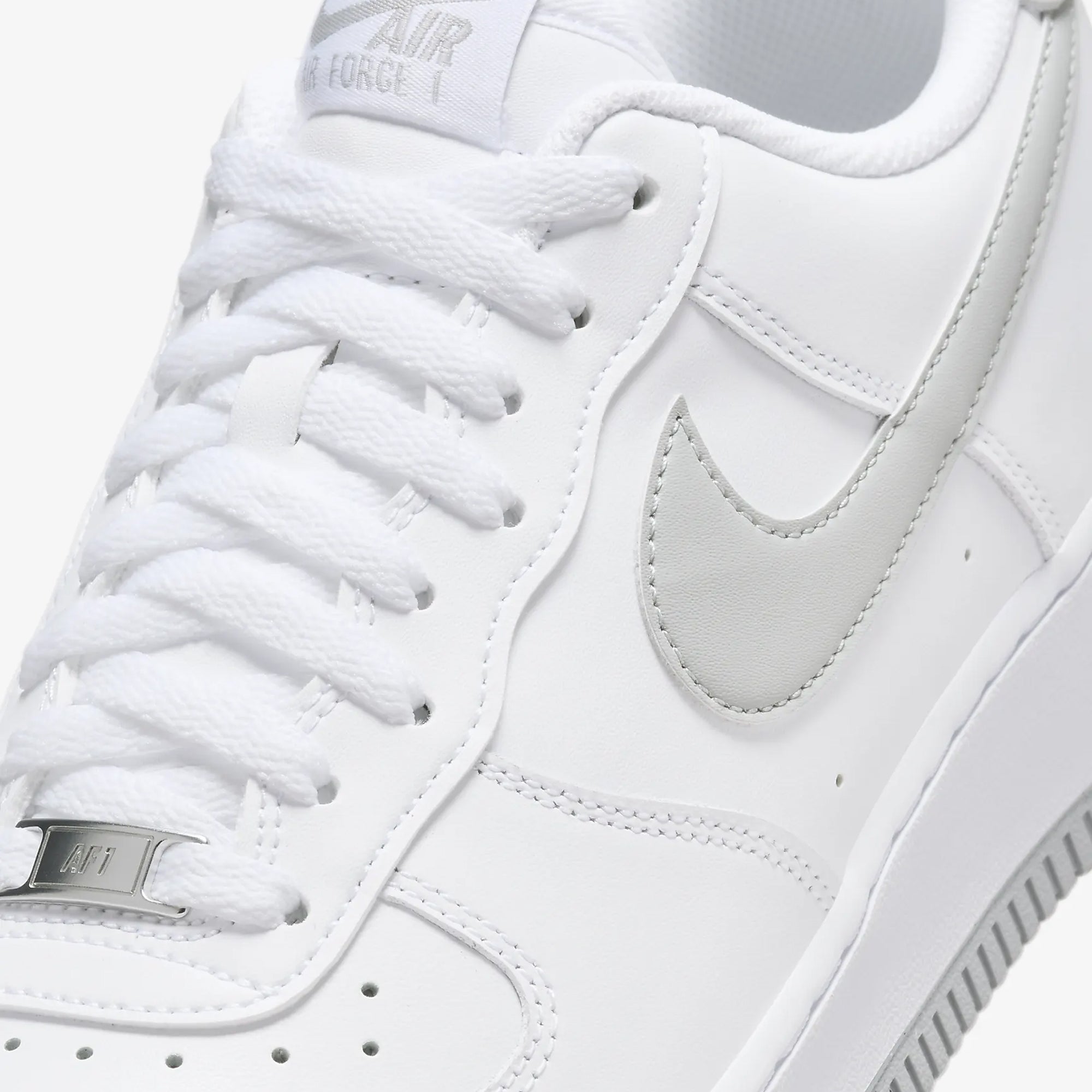 Nike | AIR FORCE 1 '07 { WHITE/LT SMOKE GREY-WHITE