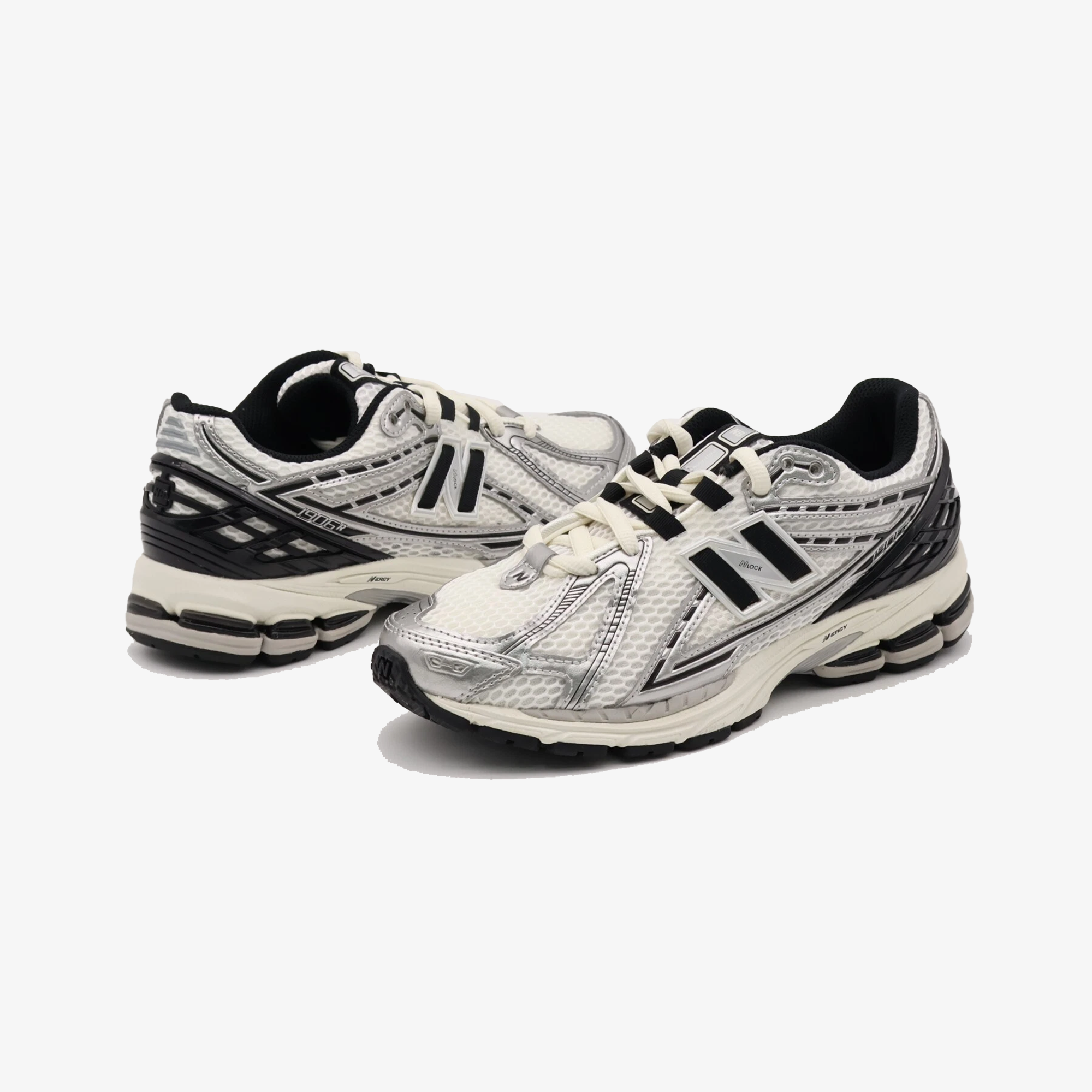 New Balance | 1906R { SILVER METALLIC