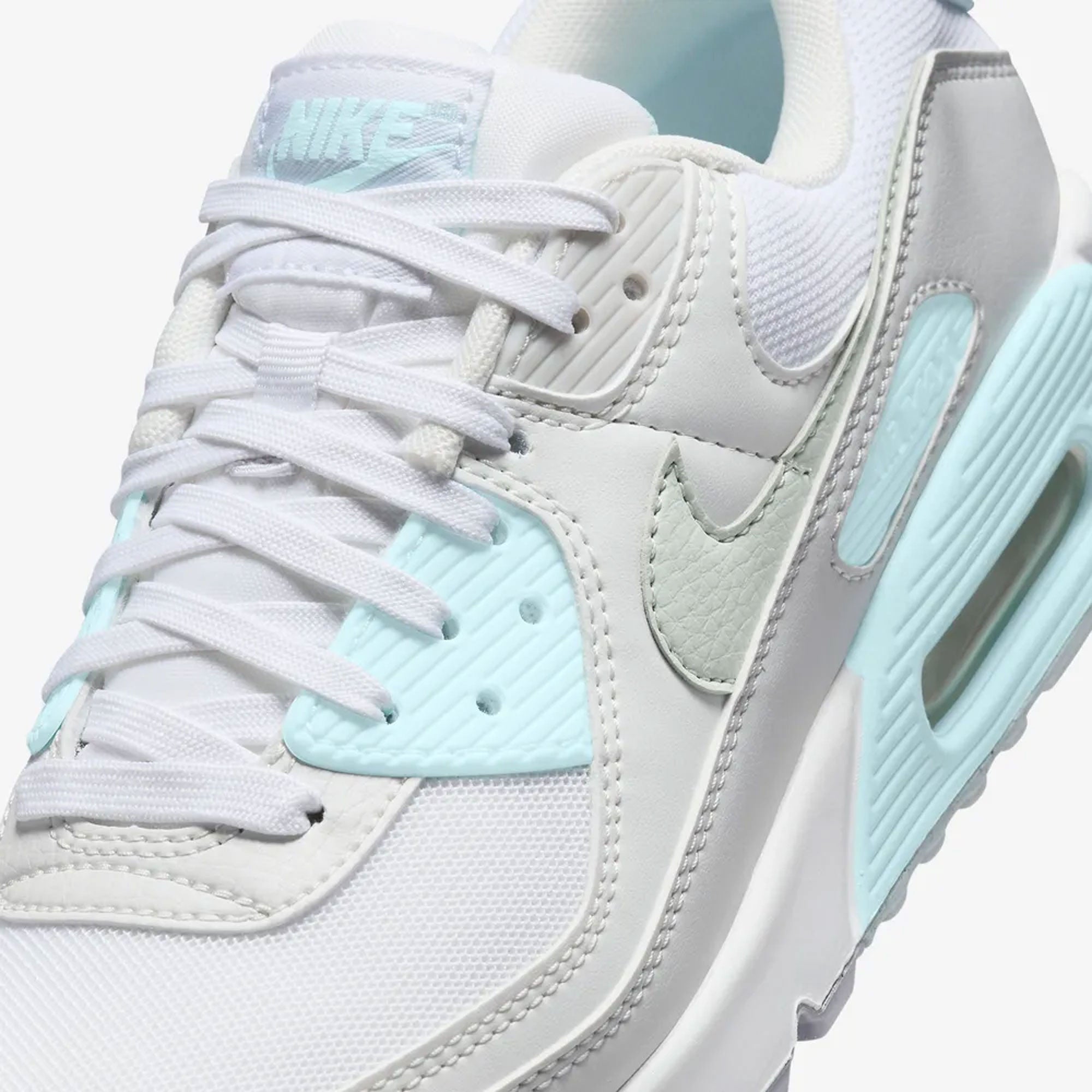 NIKE | AIR MAX 90 { WHITE/LIGHT SILVER-GLACIER BLUE