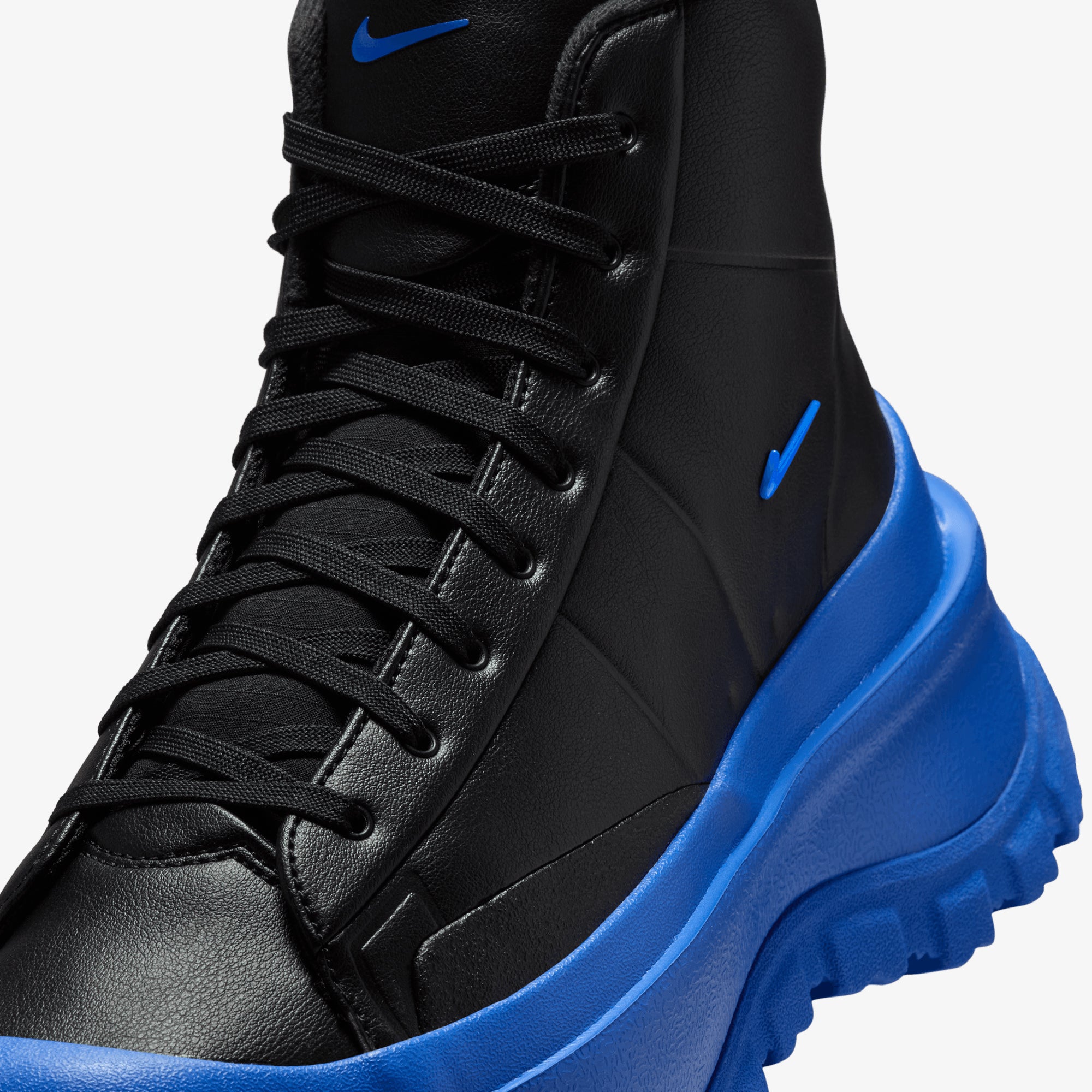 NIKE | BLAZER ROAM MID { BLACK/RACER BLUE