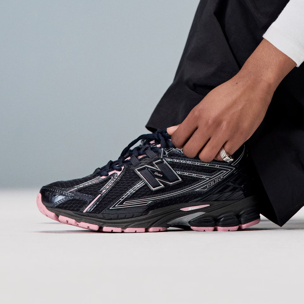 New Balance | 1906R { BLACK/SILVER